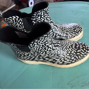 GOGO Black and White Winter Rain Boots